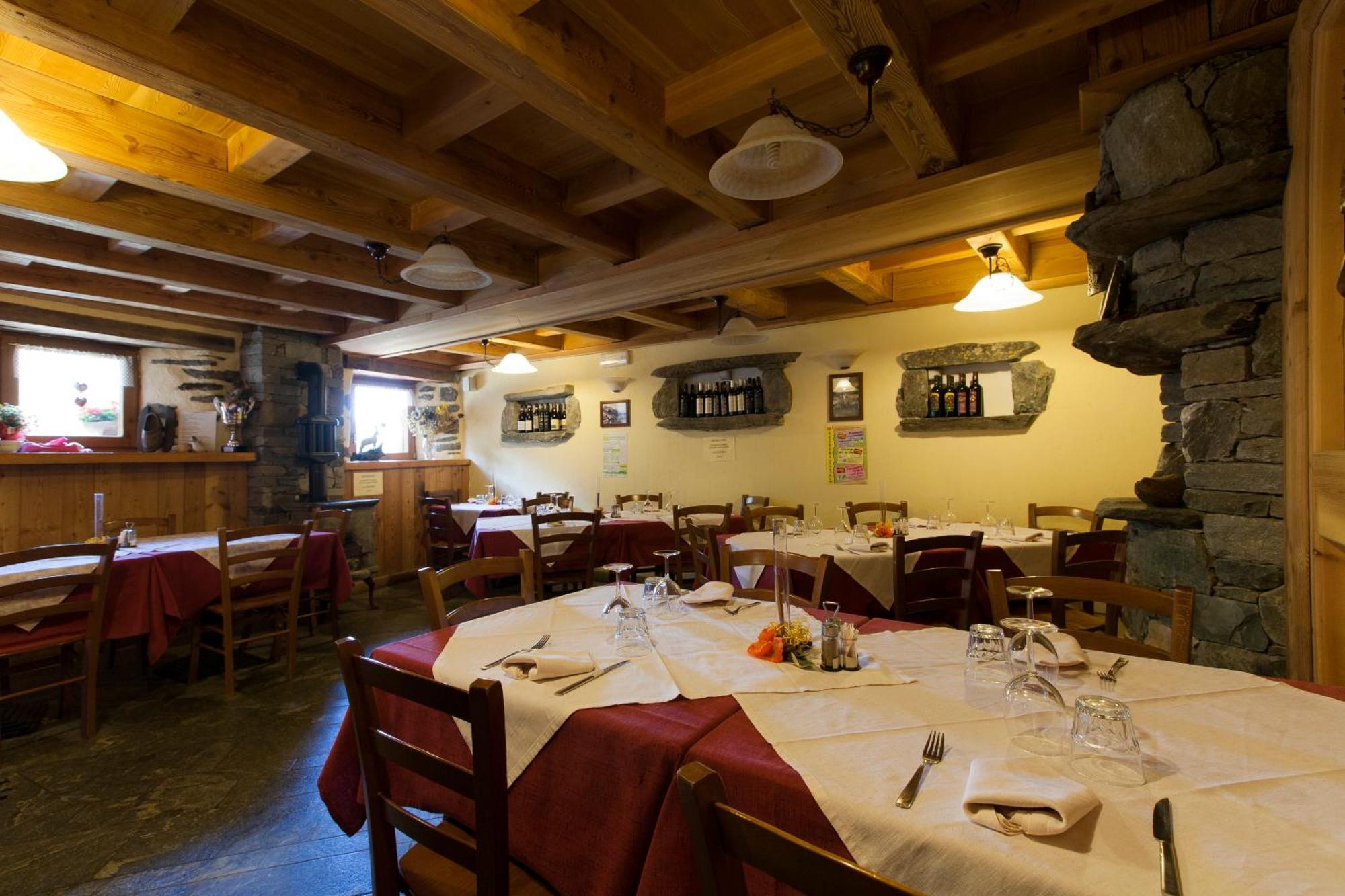 L' Aroula Rooms & Restaurant Champoluc Eksteriør bilde